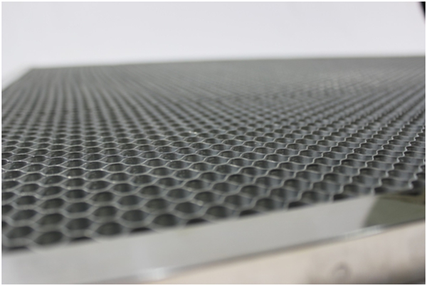 Thunder Nova-63 Integrated honey comb table