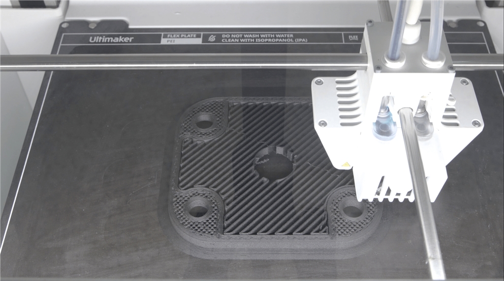 IMES 3D 使用Ultimkaer 製造汽車零件的過程 IMES 3D 使用Ultimkaer 製造汽車零件的過程