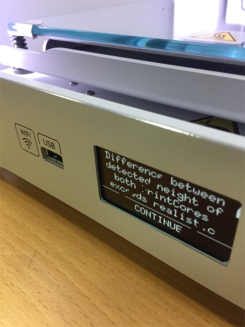 Ultimaker 3D列印機，噴頭高度不同錯誤訊息。