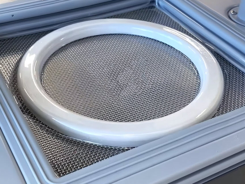 Make-roulette-chocolate-by-formbox-vacuum-forming