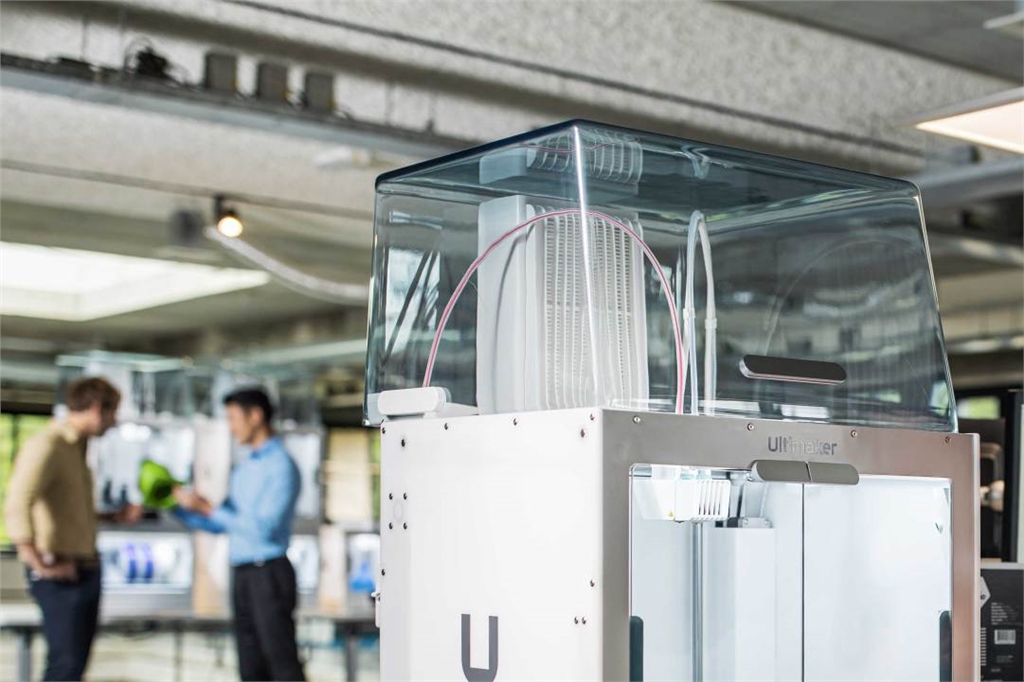 Ultimaker S5 Pro Bundle in office Ultimaker S5 Pro Bundle in office